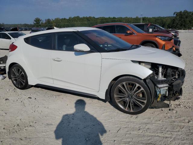 KMHTC6AE5GU275427 - 2016 HYUNDAI VELOSTER TURBO WHITE photo 4