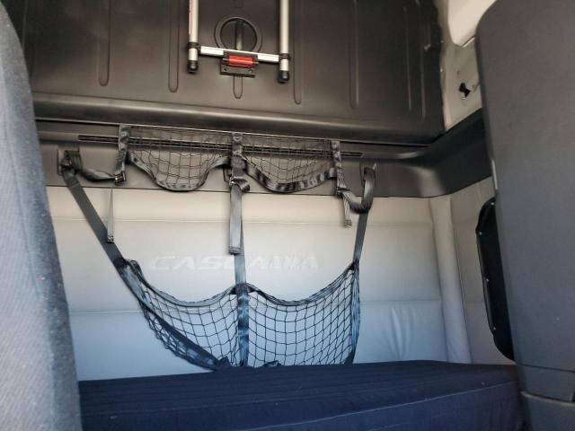 3AKJHHDRXMSMN9039 - 2021 FREIGHTLINER CASCADIA 1 WHITE photo 6