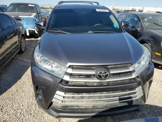 5TDZZRFH1JS268908 - 2018 TOYOTA HIGHLANDER LE Grau Foto 5