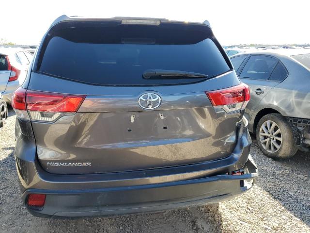 5TDZZRFH1JS268908 - 2018 TOYOTA HIGHLANDER LE Grau Foto 6
