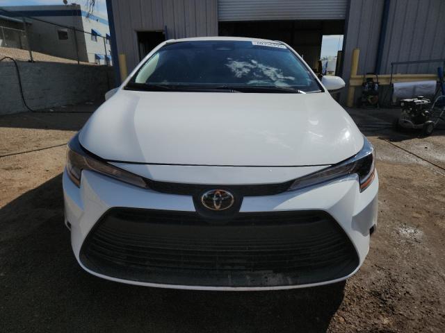 5YFB4MDE2SP261911 - 2025 TOYOTA COROLLA LE თეთრი ფოტო 5