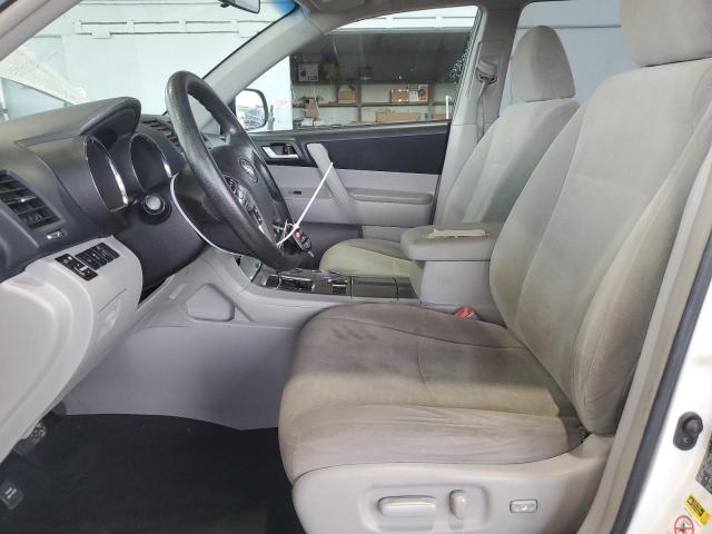 5TDZA3EH7DS046271 - 2013 TOYOTA HIGHLANDER BASE Ақ фото 7