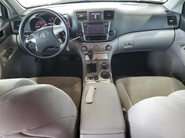 5TDZA3EH7DS046271 - 2013 TOYOTA HIGHLANDER BASE Ақ фото 8
