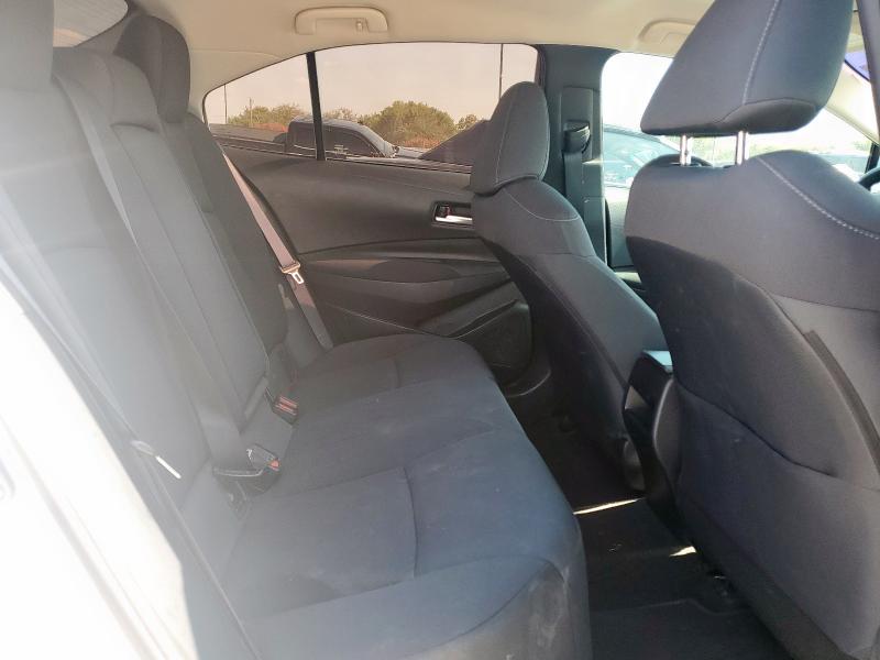 5YFEPMAE8MP194064 - 2021 TOYOTA COROLLA LE SILVER photo 10