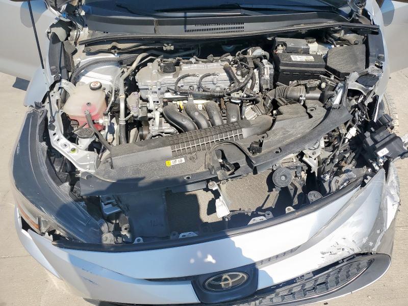 5YFEPMAE8MP194064 - 2021 TOYOTA COROLLA LE SILVER photo 11