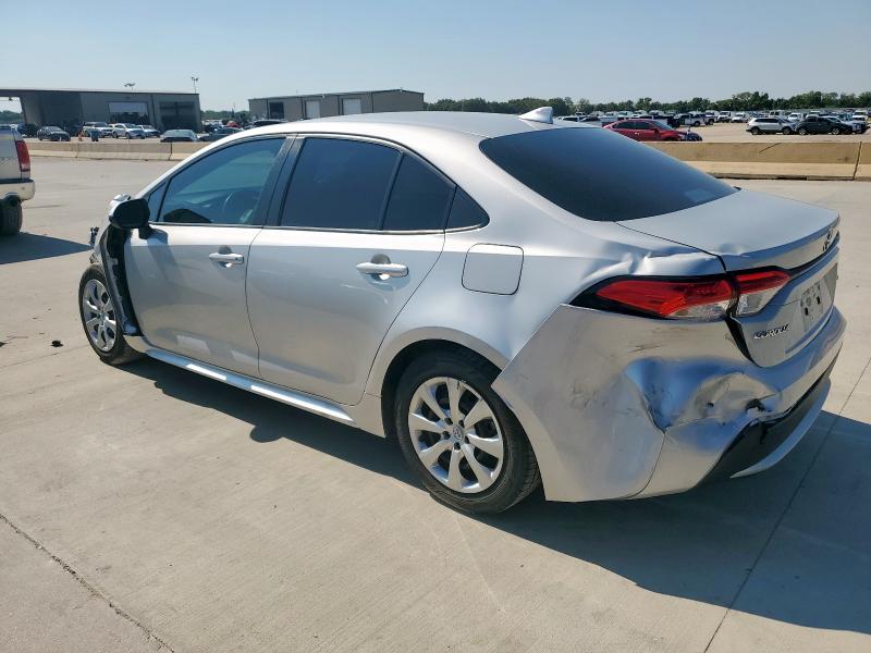 5YFEPMAE8MP194064 - 2021 TOYOTA COROLLA LE SILVER photo 2