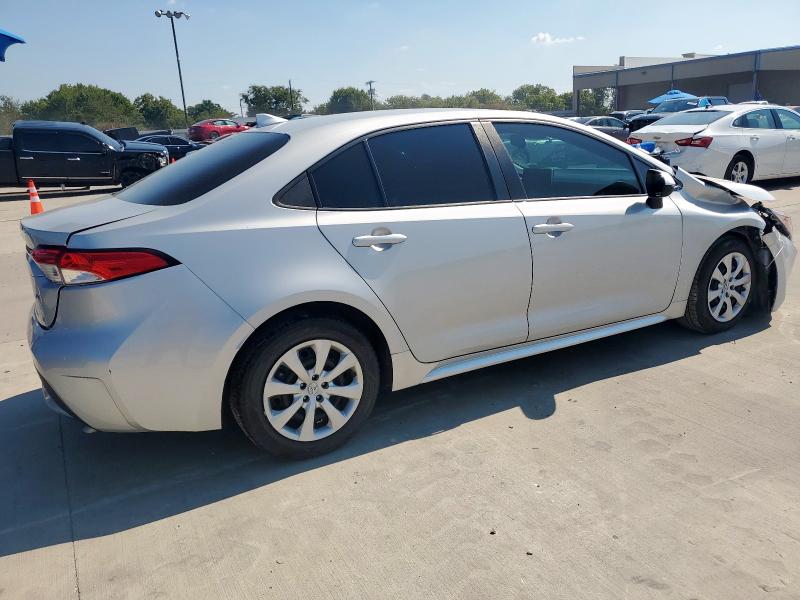 5YFEPMAE8MP194064 - 2021 TOYOTA COROLLA LE SILVER photo 3