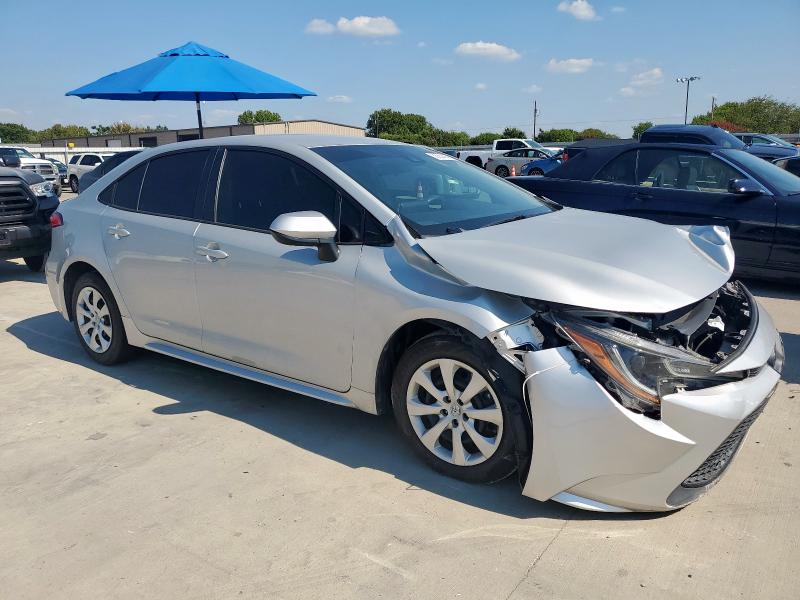5YFEPMAE8MP194064 - 2021 TOYOTA COROLLA LE SILVER photo 4
