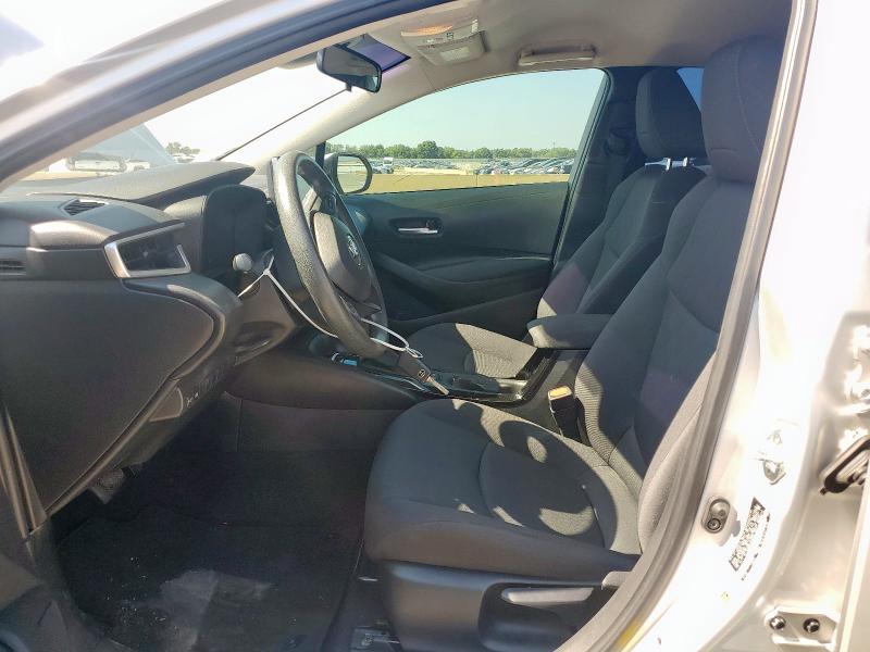 5YFEPMAE8MP194064 - 2021 TOYOTA COROLLA LE SILVER photo 7