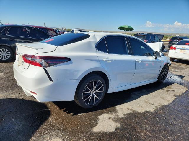 4T1G11AK2NU001308 - 2022 TOYOTA CAMRY SE 白色 照片 3