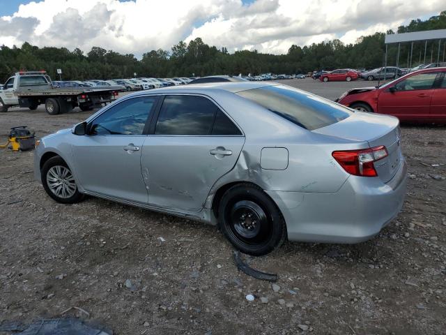 4T1BF1FK4CU134959 - 2012 TOYOTA CAMRY BASE SILVER photo 2