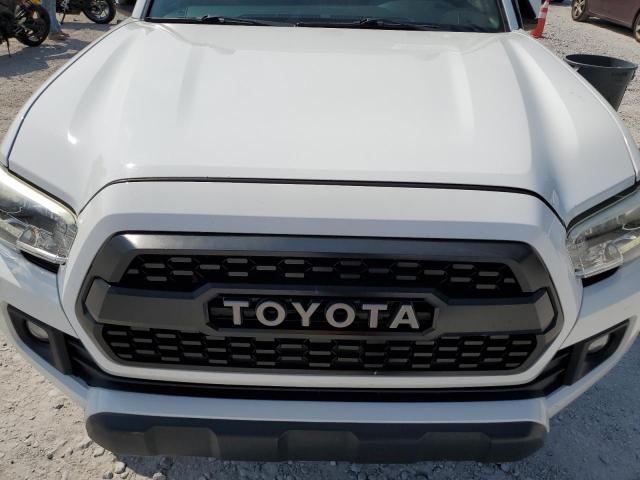 5TFCZ5AN0GX037951 - 2016 TOYOTA TACOMA DOUBLE CAB WHITE photo 11