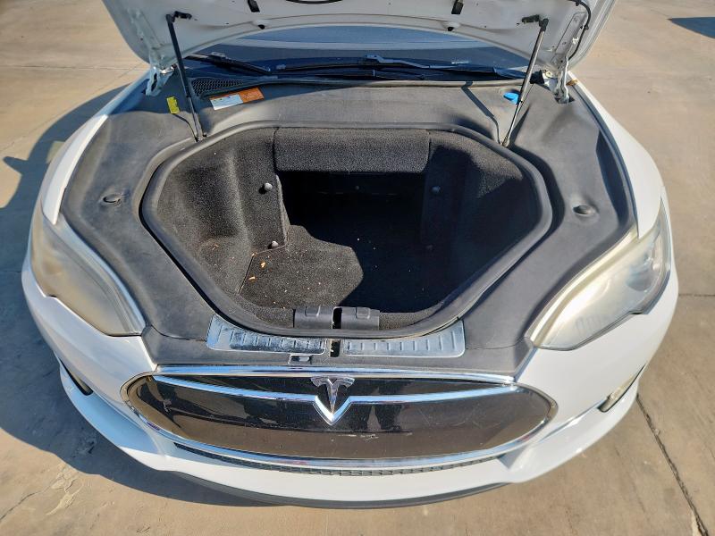 5YJSA1CG8DFP14082 - 2013 TESLA MODEL S Ақ фото 11