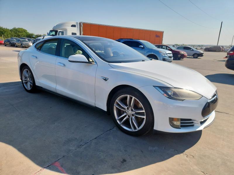 5YJSA1CG8DFP14082 - 2013 TESLA MODEL S Ақ фото 4