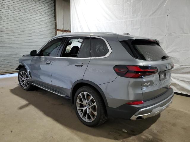 5UX23EU01R9S21556 - 2024 BMW X5 XDRIVE40I GRAY photo 2