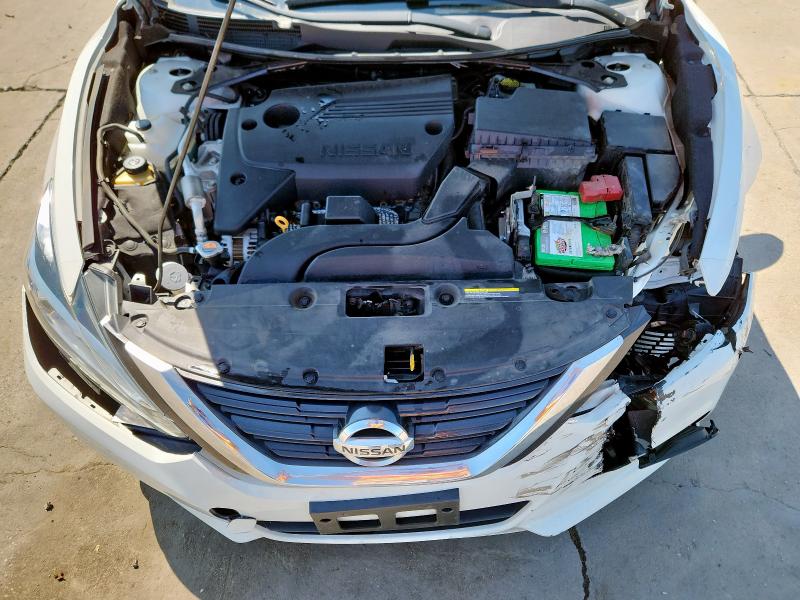 1N4AL3AP7JC224333 - 2018 NISSAN ALTIMA 2.5 白色 照片 11
