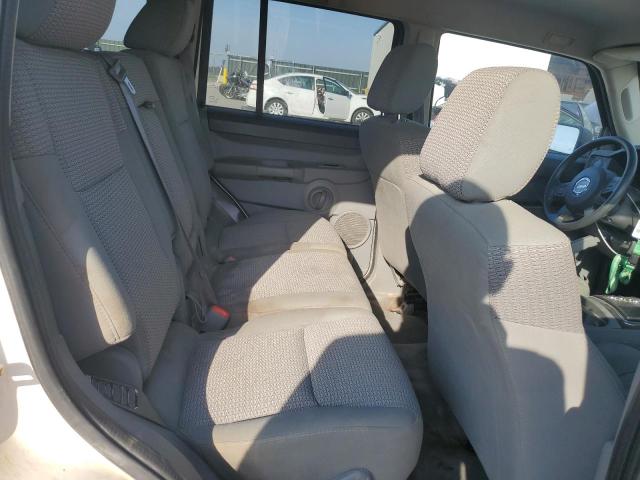 1J8HG48K27C570532 - 2007 JEEP COMMANDER Beyaz fotoğraf 11