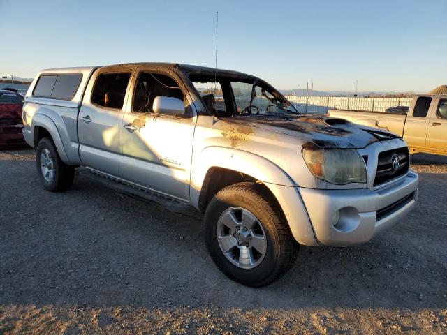 5TEMU52N35Z001307 - 2005 TOYOTA TACOMA DOUBLE CAB LONG BED SILVER photo 4