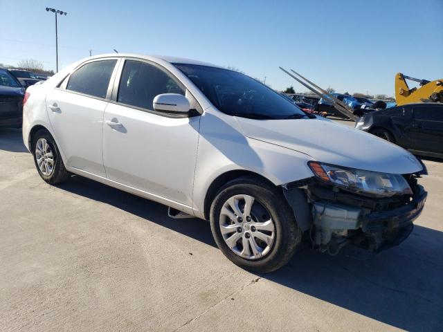 KNAFU4A2XD5692666 - 2013 KIA FORTE EX WHITE photo 4