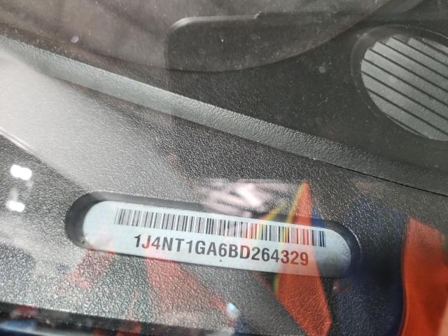 1J4NT1GA6BD264329 - 2011 JEEP PATRIOT SPORT SILVER photo 14