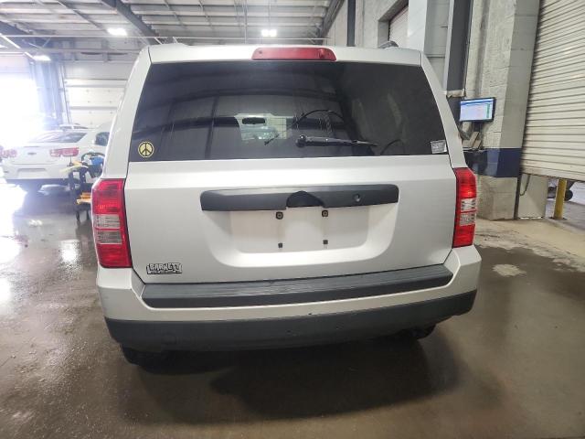 1J4NT1GA6BD264329 - 2011 JEEP PATRIOT SPORT SILVER photo 6