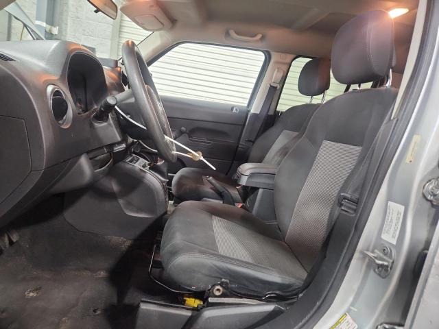 1J4NT1GA6BD264329 - 2011 JEEP PATRIOT SPORT SILVER photo 7