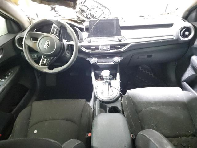 3KPF24AD1KE058853 - 2019 KIA FORTE FE Argent photo 8