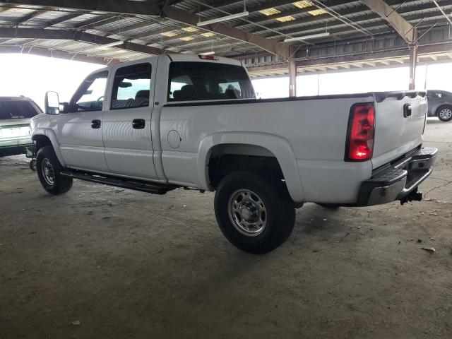 1GCHK23U06F154978 - 2006 CHEVROLET SILVERADO K2500 HEAVY DUTY WHITE photo 2