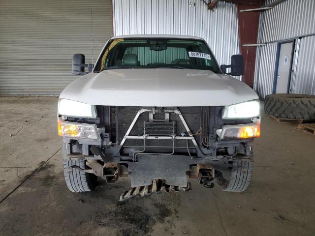 1GCHK23U06F154978 - 2006 CHEVROLET SILVERADO K2500 HEAVY DUTY WHITE photo 5