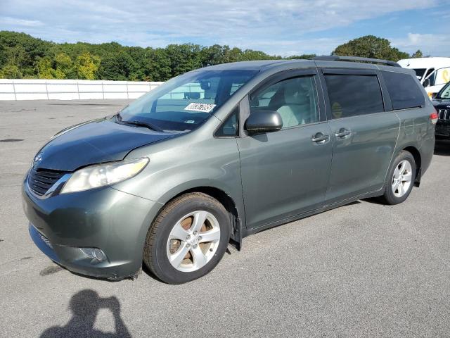 2013 TOYOTA SIENNA LE, 