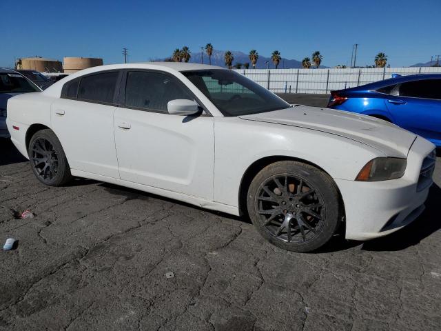 2C3CDXBG6CH265398 - 2012 DODGE CHARGER SE WHITE photo 4