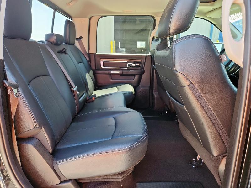 3C6UR5FL4JG409337 - 2018 RAM 2500 LARAMIE Schwarz Foto 10