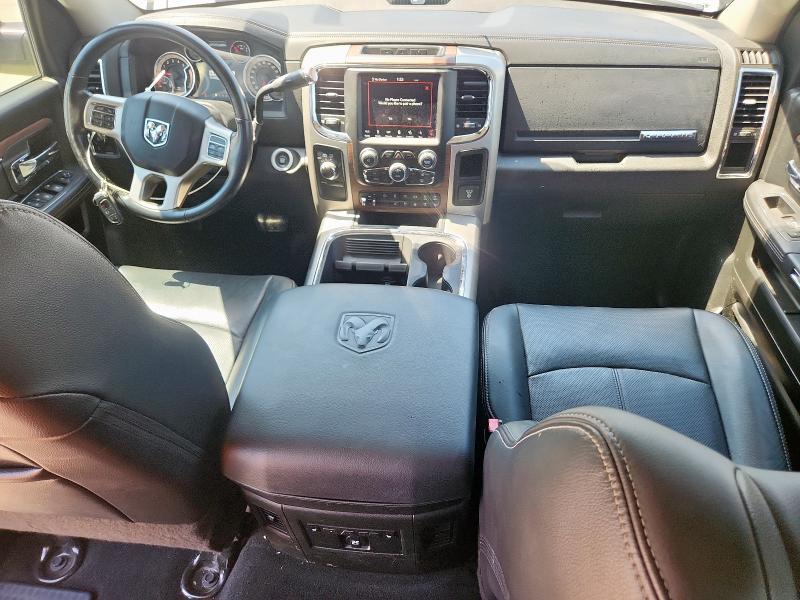 3C6UR5FL4JG409337 - 2018 RAM 2500 LARAMIE Schwarz Foto 8