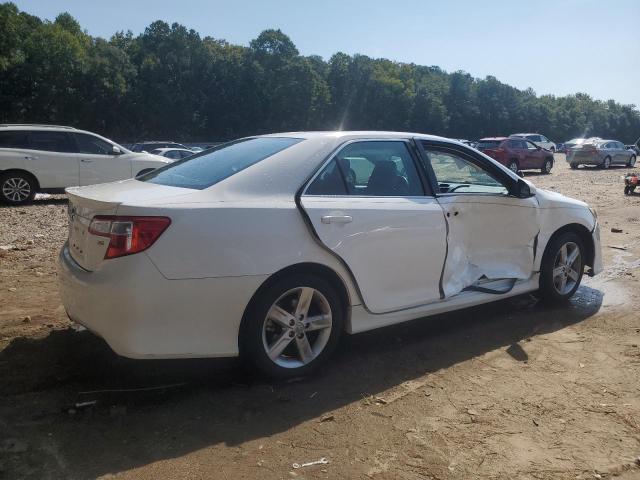 4T1BF1FK3CU174224 - 2012 TOYOTA CAMRY BASE WHITE photo 3