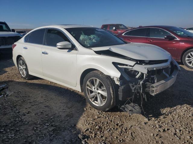 1N4AL3AP3DN460423 - 2013 NISSAN ALTIMA 2.5 WHITE photo 4