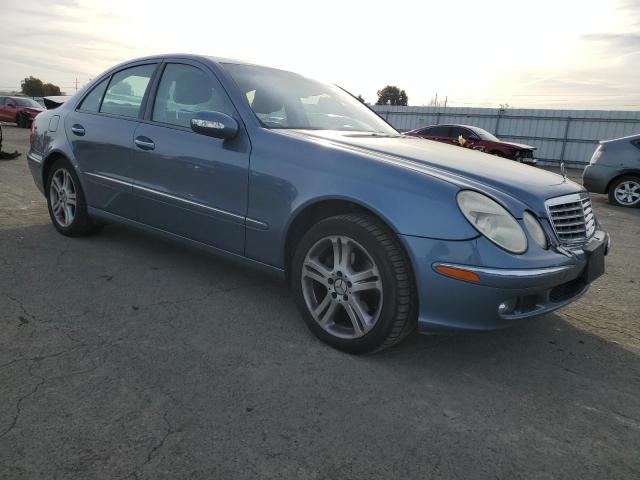 WDBUF56J76A936728 - 2006 MERCEDES-BENZ E 350 BLUE photo 4