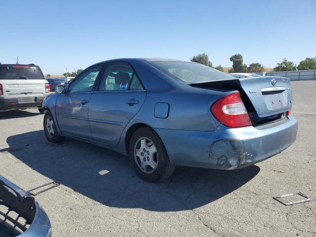 4T1BF30K92U518822 - 2002 TOYOTA CAMRY LE BLUE photo 2