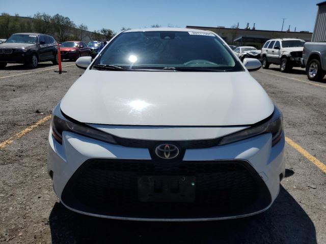 JTDEPRAE5LJ102215 - 2020 TOYOTA COROLLA LE თეთრი ფოტო 5