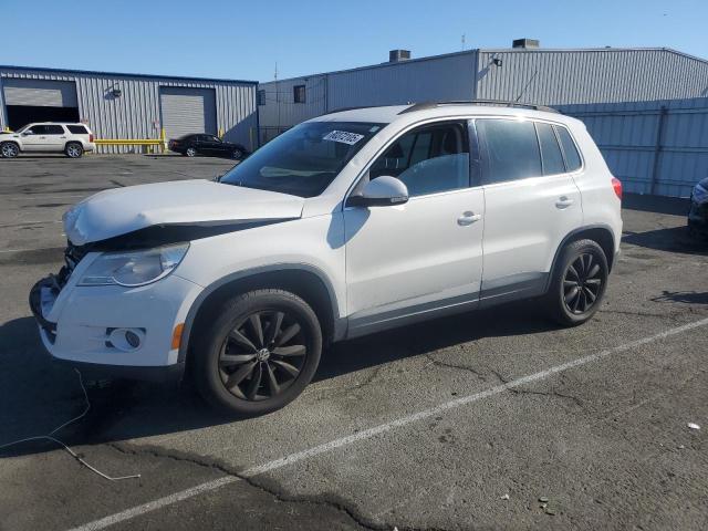 2011 VOLKSWAGEN TIGUAN S, 
