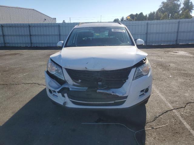 WVGAV7AX4BW536780 - 2011 VOLKSWAGEN TIGUAN S WHITE photo 5