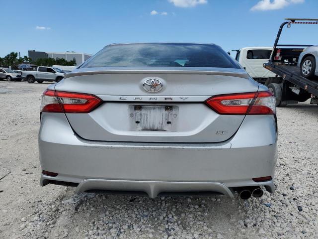 4T1B11HK3JU572252 - 2018 TOYOTA CAMRY L SILVER photo 6