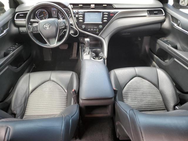 4T1B11HK3JU572252 - 2018 TOYOTA CAMRY L SILVER photo 8