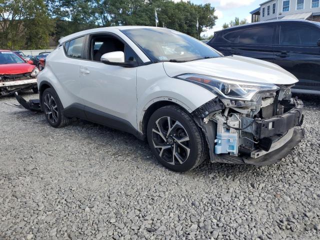 NMTKHMBX4JR031199 - 2018 TOYOTA C-HR XLE أبيض صورة 4