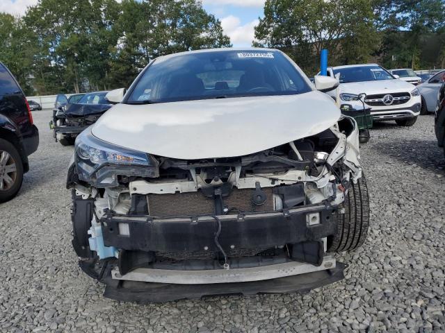 NMTKHMBX4JR031199 - 2018 TOYOTA C-HR XLE أبيض صورة 5