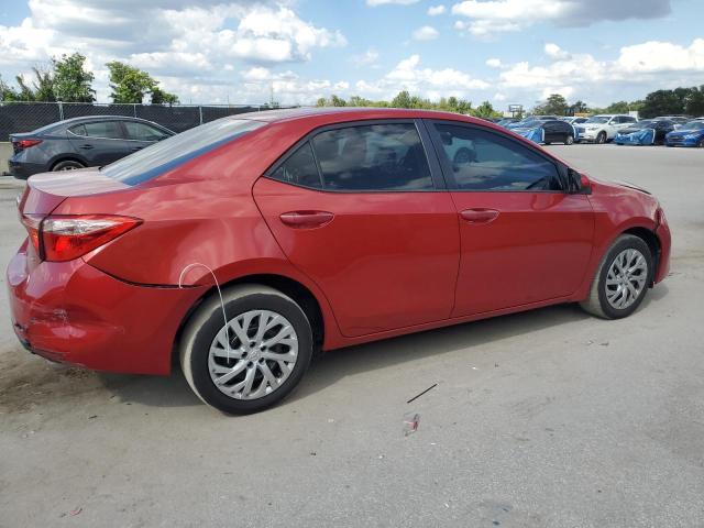 5YFBURHE1JP843777 - 2018 TOYOTA COROLLA L RED photo 3