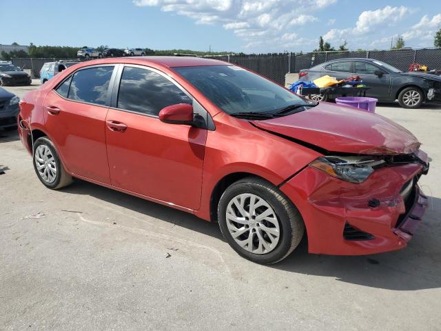 5YFBURHE1JP843777 - 2018 TOYOTA COROLLA L RED photo 4