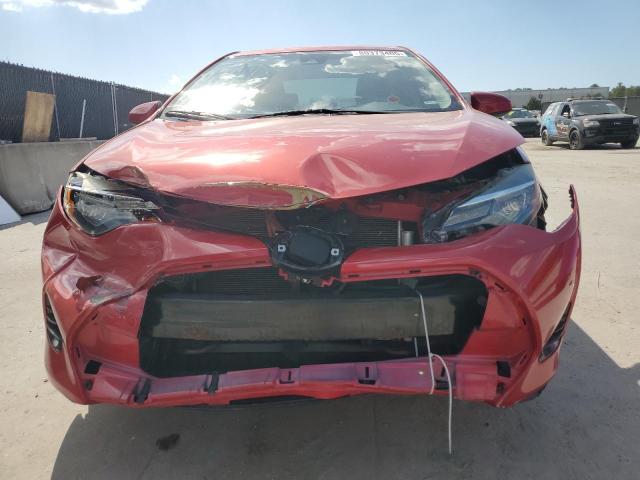 5YFBURHE1JP843777 - 2018 TOYOTA COROLLA L RED photo 5