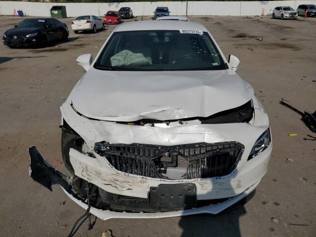 1G4ZP5SS6KU107396 - 2019 BUICK LACROSSE ESSENCE Blanc photo 5