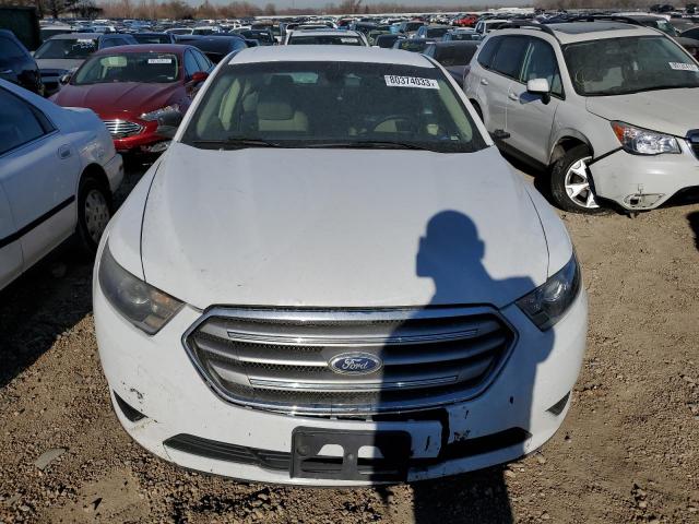 1FAHP2D86FG124242 - 2015 FORD TAURUS SE WHITE photo 5