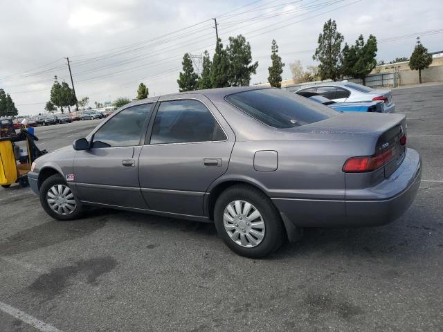 JT2BG28K1X0361939 - 1999 TOYOTA CAMRY LE GRAY photo 2